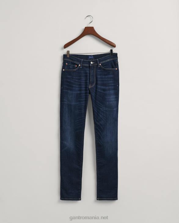 blugi maxen extra slim fit active-recover 888T422 albastru închis purtat în GANT bărbați